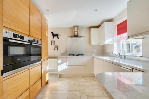 4 bedroom detached house for sale, Melford Drive, Maidstone