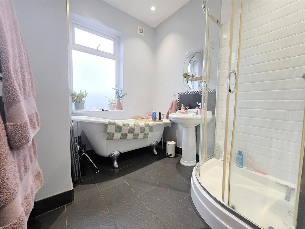 Flat Bathroom