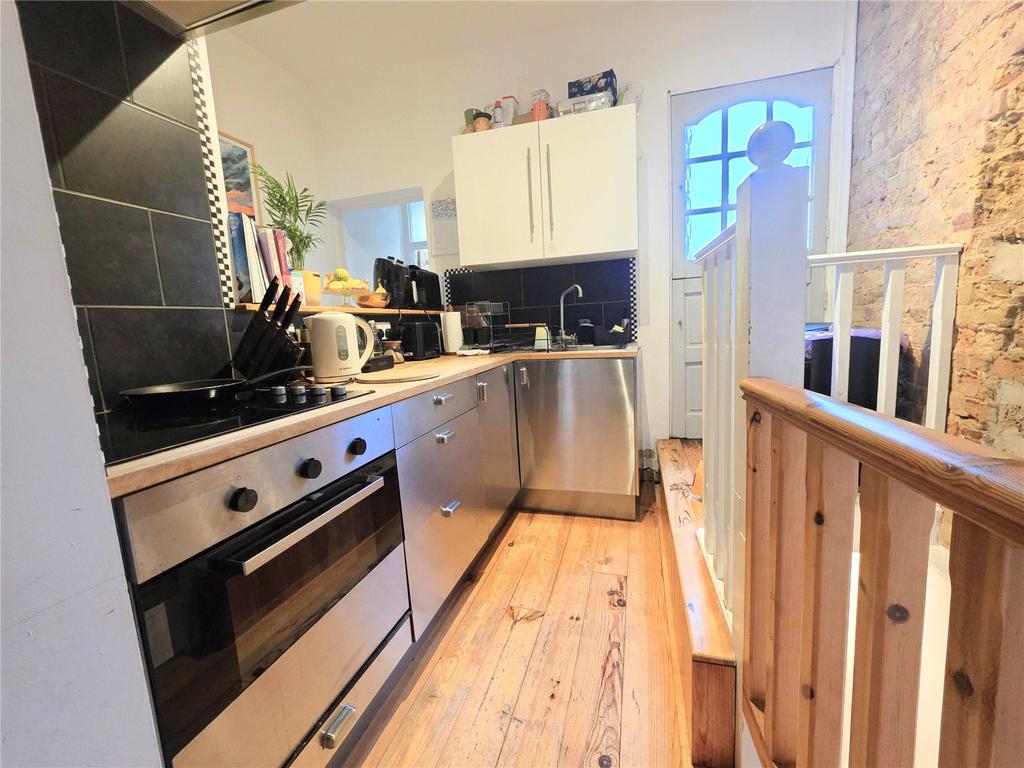Flat Kitchen
