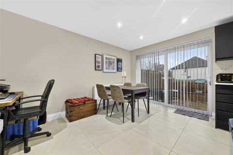 undefined, Batten Avenue, Surrey GU21