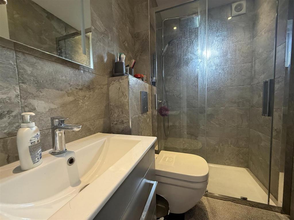 Shower Room.jpeg