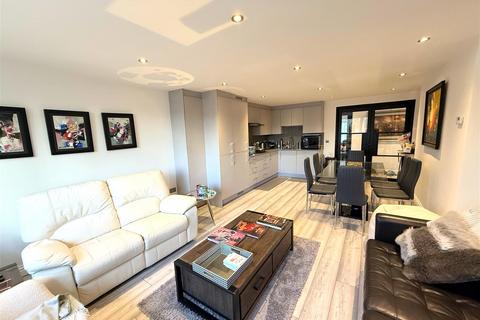 3 bedroom apartment to rent, Watford Way, Mill Hill, NW7