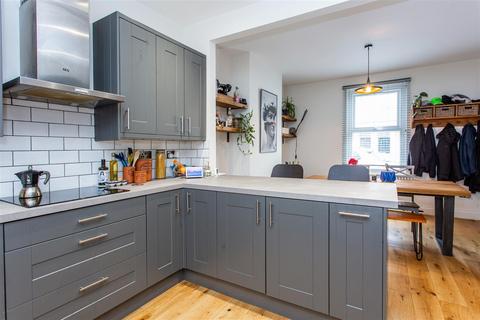 undefined, Ropery Street, Mile End, E3