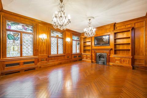 2 bedroom flat for sale, Park Street, London W1K