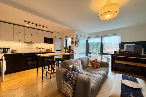 1 bedroom flat for sale, Martlesham Walk, London, NW9