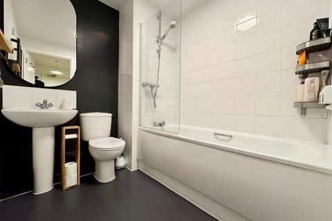 1 bedroom flat for sale, Martlesham Walk, London, NW9