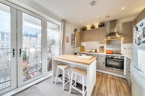 1 bedroom flat for sale, Old Devonshire Road, Balham, London, SW12