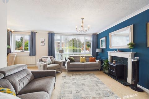 2 bedroom detached bungalow for sale, Irvine Drive, Stoke Mandeville