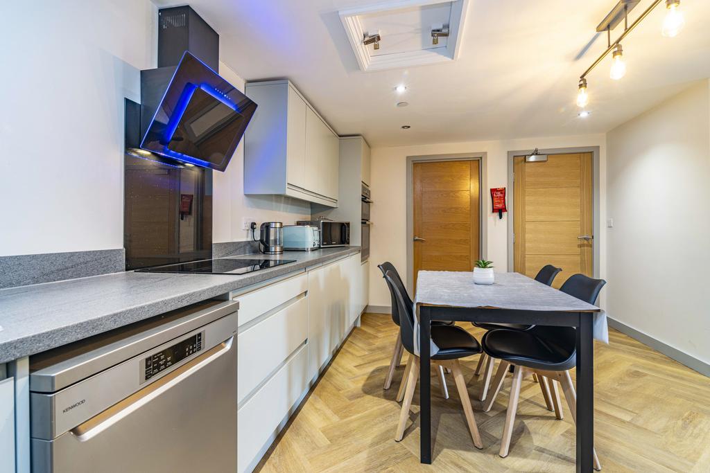 Kitchen1 (1)