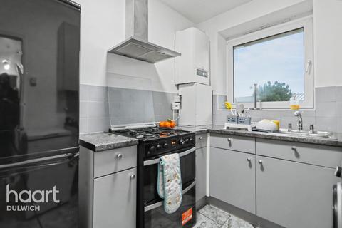 2 bedroom flat for sale, Garnies Close, LONDON