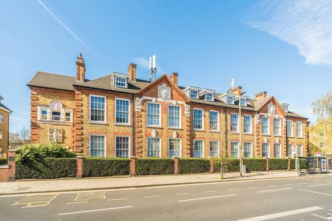 2 bedroom flat to rent, Garratt Lane, London SW18