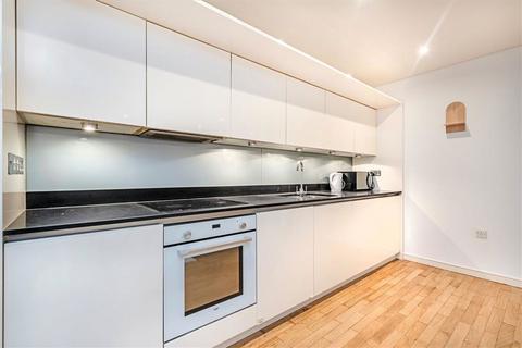 3 bedroom flat to rent, Hermitage Street, London W2