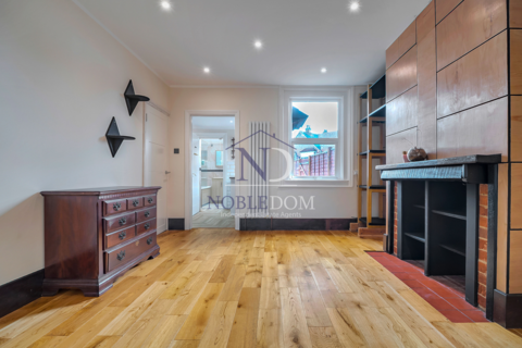 3 bedroom semi-detached house for sale, Guildford Road, Chertsey, KT16