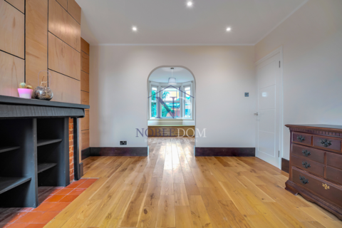 3 bedroom semi-detached house for sale, Guildford Road, Chertsey, KT16