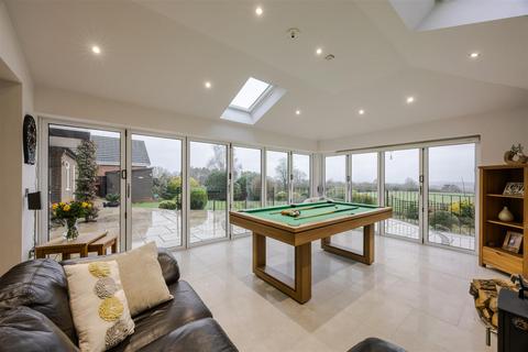 4 bedroom detached house for sale, Melton Road, Wrawby
