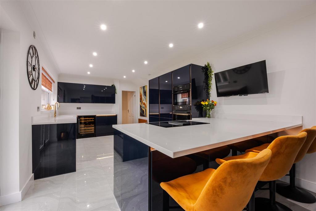 Kitchen/Breakfast Room