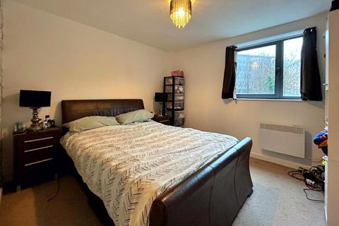 2 bedroom flat to rent, Velocity East, 4 City Walk, Leeds