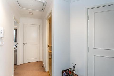 2 bedroom flat for sale, Riley House, Bow, E3