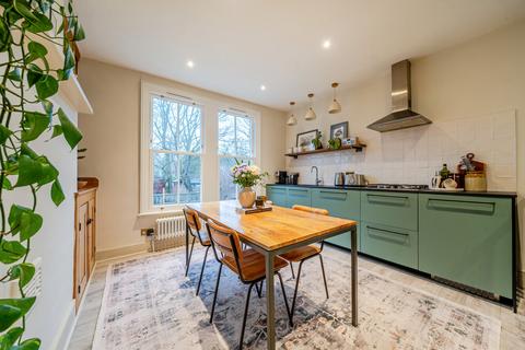 2 bedroom flat for sale, Clive Road, West Dulwich, London, SE21