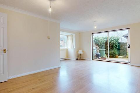 3 bedroom end of terrace house for sale, Rosemullion Avenue, Milton Keynes MK4