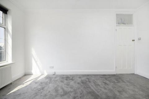 2 bedroom apartment to rent, Ballards Lane,  Finchley,  N3