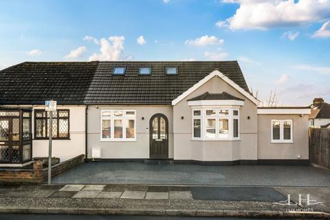 4 bedroom bungalow for sale, 7 Victor Gardens