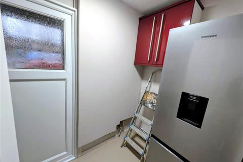 3 bedroom terraced house to rent, Fencote, Berkshire RG12