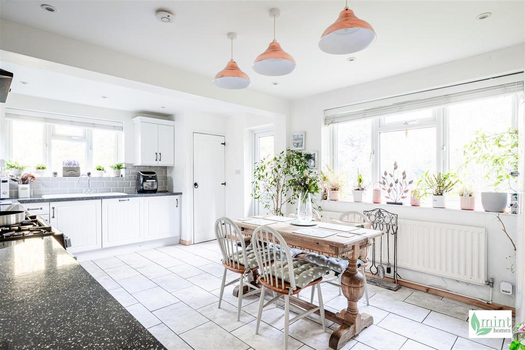 Bagshot Road - Watermark-16.jpg