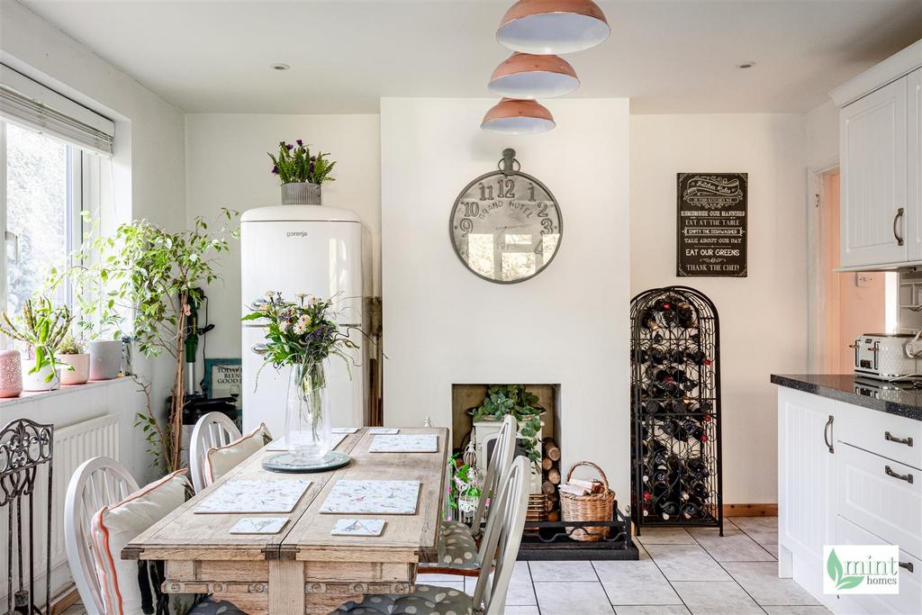 Bagshot Road - Watermark-18.jpg
