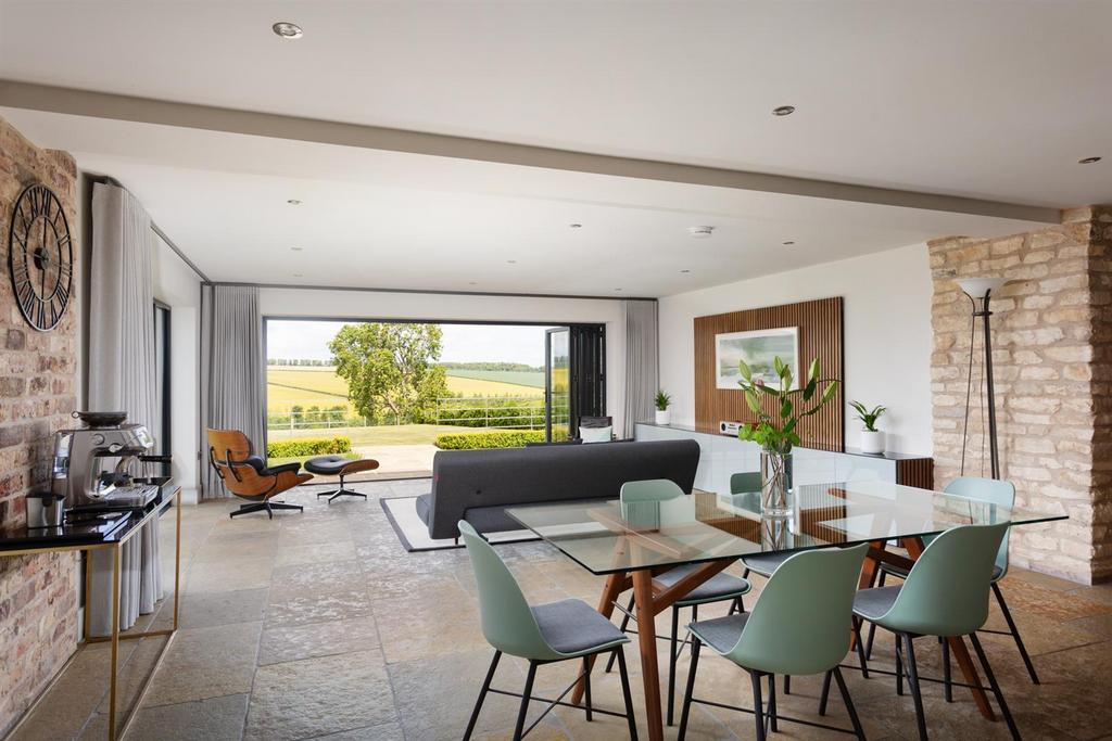 Sitting/Dining Room