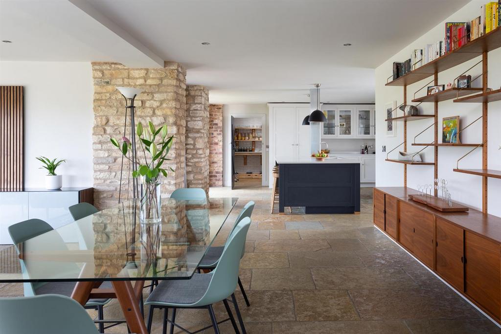 Dining Room to Kitchen/Breakfast Room
