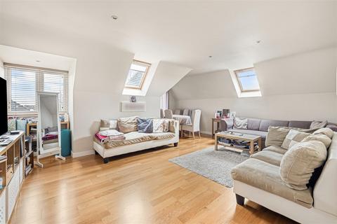 2 bedroom flat for sale, Thicket Road, Sutton