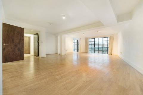 Studio to rent, Stewarts Place, SW2