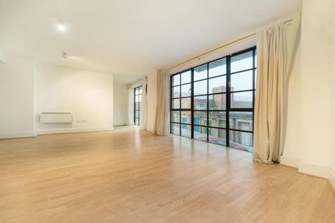 Studio to rent, Stewarts Place, SW2