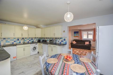 4 bedroom semi-detached house for sale, Brocksparkwood, Brentwood