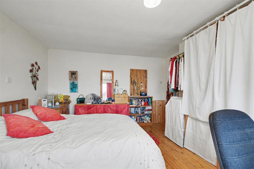 Bedroom 1 2.jpeg