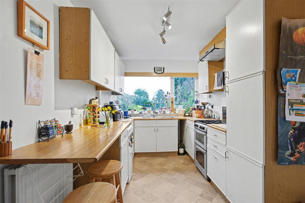 Kitchen 1.jpeg