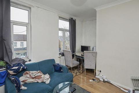 2 bedroom flat for sale, 126C Ordnance Road, Enfield, Middlesex, EN3 6BU