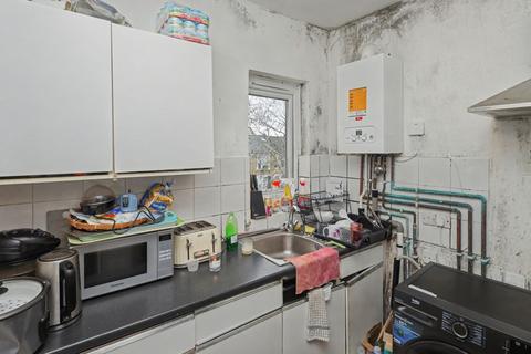 2 bedroom flat for sale, 126C Ordnance Road, Enfield, Middlesex, EN3 6BU