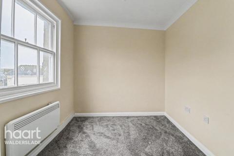 1 bedroom flat to rent, Clock Tower Crescent, SHEERNESS