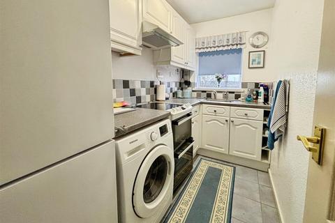undefined, Hatton Close, Bradford BD6