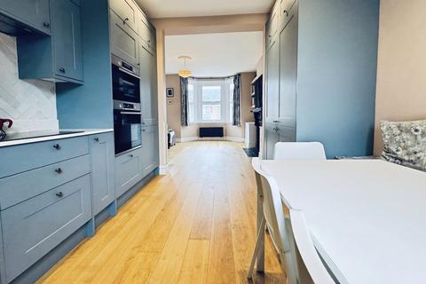 3 bedroom apartment for sale, Medusa Road, London SE6