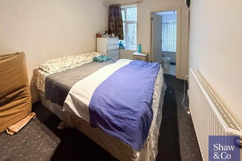 2 bedroom terraced house for sale, Albion Road, Hounslow TW3