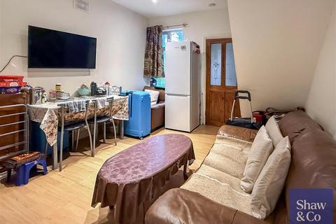 undefined, Albion Road, Hounslow TW3