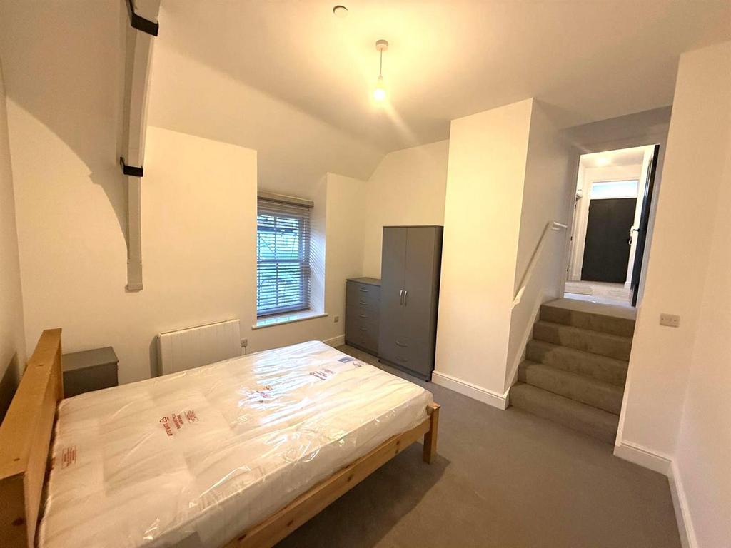 Bedroom 2 (1).jpg