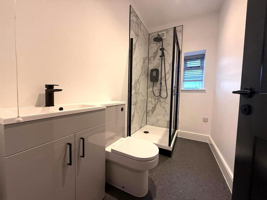 Shower Room.jpg