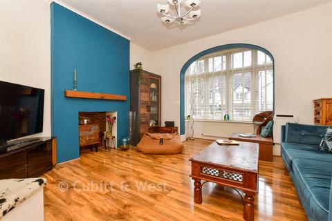 3 bedroom ground floor flat for sale, Blenheim Crescent, South Croydon, Surrey