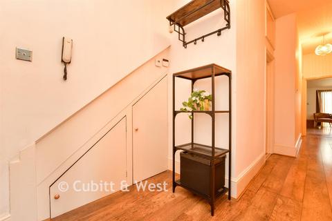 undefined, 30 Blenheim Crescent, South Croydon CR2