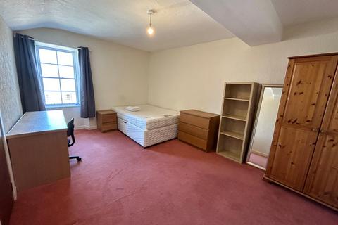 undefined, Nicolson Street, Edinburgh, EH8