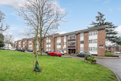2 bedroom flat for sale, Scrutton Close, Balham, London, SW12